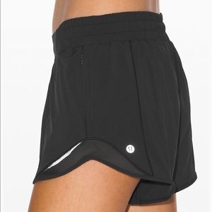 Lululemon Black Hotty Hot Short II Long 4"